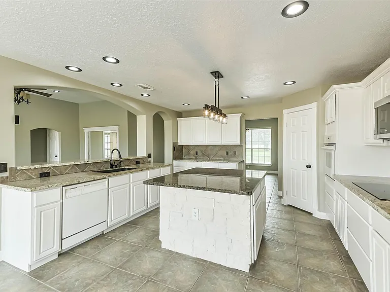 15320 Mound Rd — Photo 15