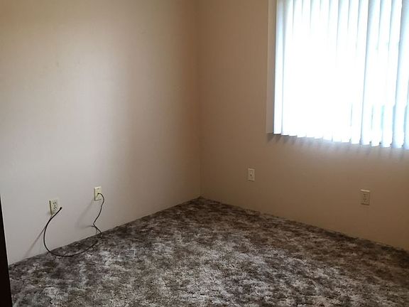 5th image of 812 S 8th Ave APT 17