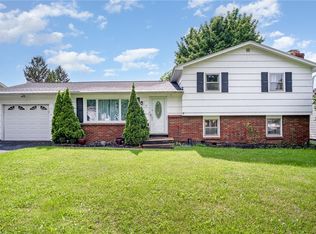 17 Charlene Dr, Rochester, NY 14606