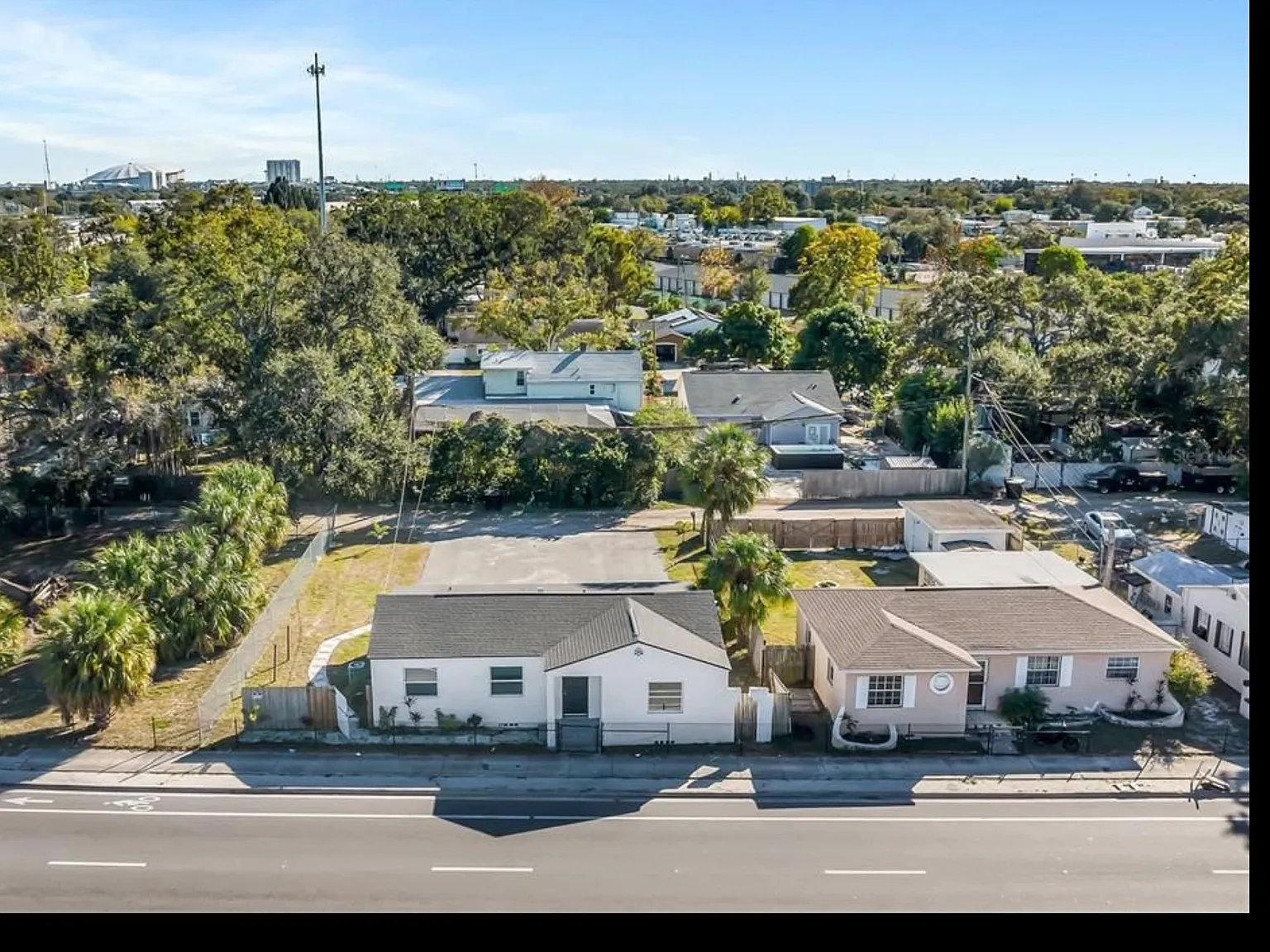 2 bed, 816 sqft, $1,900 — Photo 1