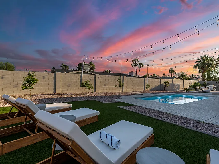 5049 E Shaw Butte Dr — Photo 25