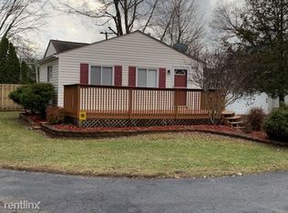 2591 Mann Rd, Waterford, MI 48329