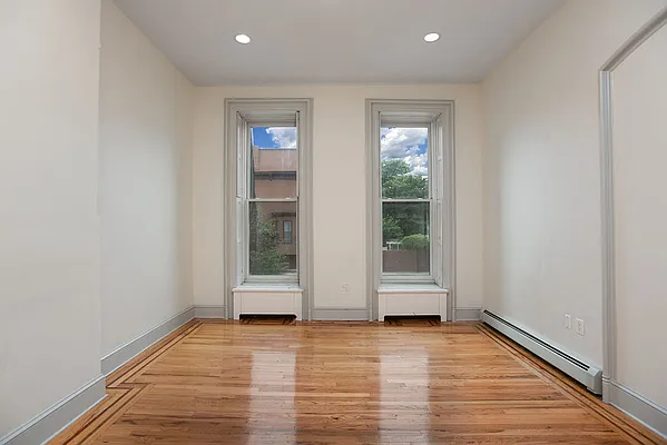 Sold by WorldWide Homes, Inc. | media 6