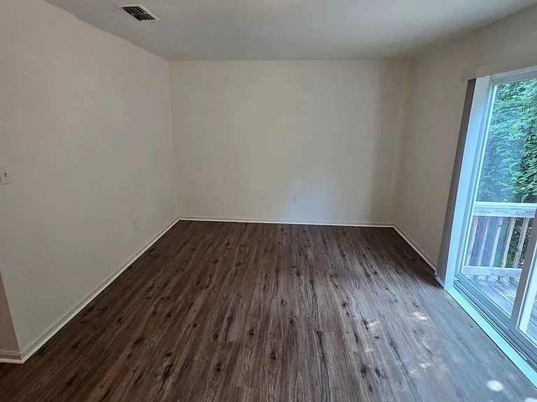 6345 Commons Ct — Photo 4