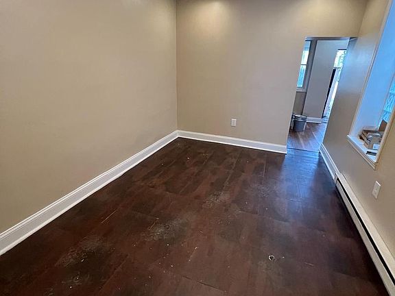 3rd image of 2221 N Fairhill St