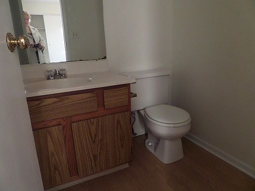 2nd image of 35 Heffron Dr APT 9