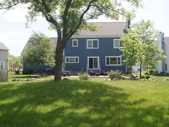 3rd image of 203 Woodlands Ct