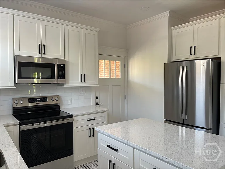 1014 E Anderson St — Photo 8
