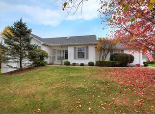 636 Fairfield Ln, Aurora, OH 44202