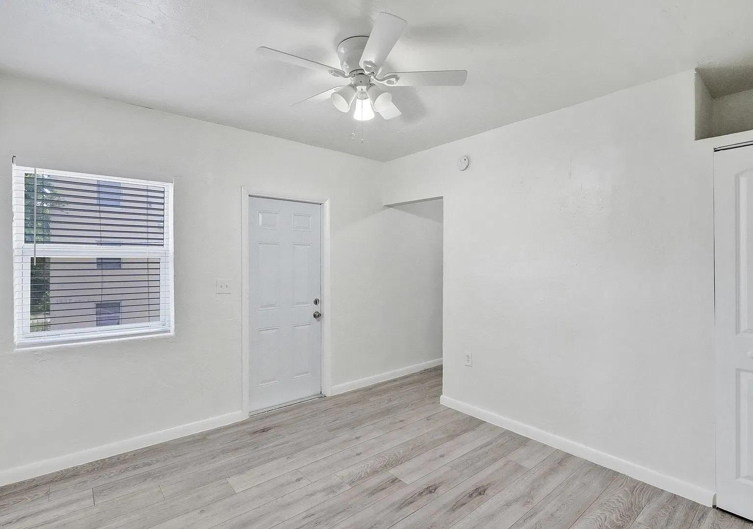 200 nw 13th st = property — Photo 4