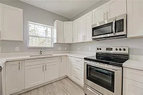 105 S D St — Photo 6