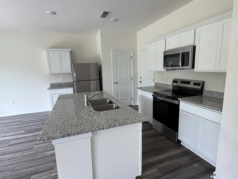 181 Snowdrop Ave — Photo 5
