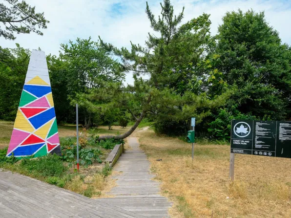 3626 Bayview Avenue image 31 of 32