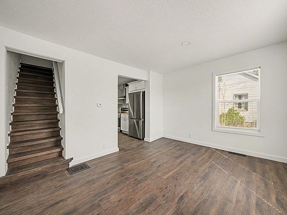 5th image of 55849 Mayflower Rd