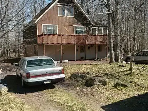 8317 Running Bear Ln, Tobyhanna, PA 18466