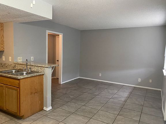 3rd image of 503 E Courtland Pl APT 4