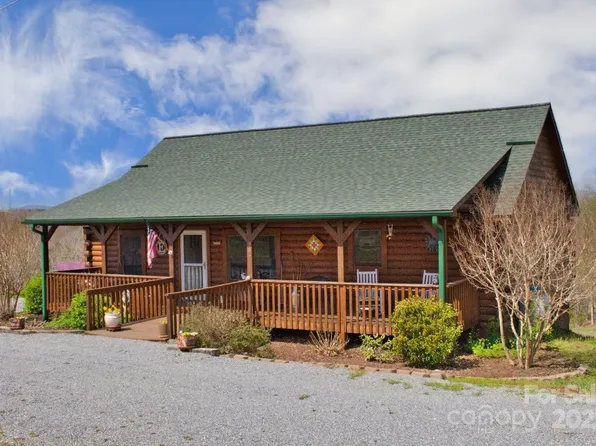 956 Hearthstone Dr, Union Mills, NC 28167