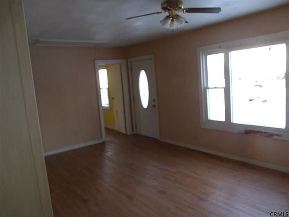 4th image of 12 Tremont Dr