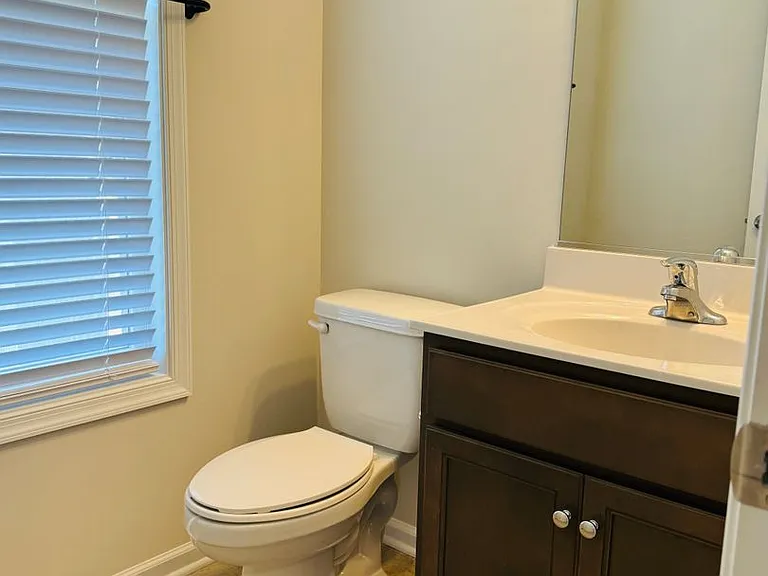 454 Coastal Ave — Photo 8