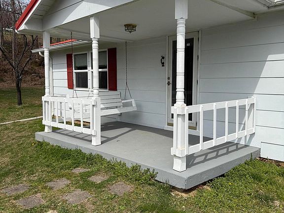 2nd image of 886 Mountain Rd