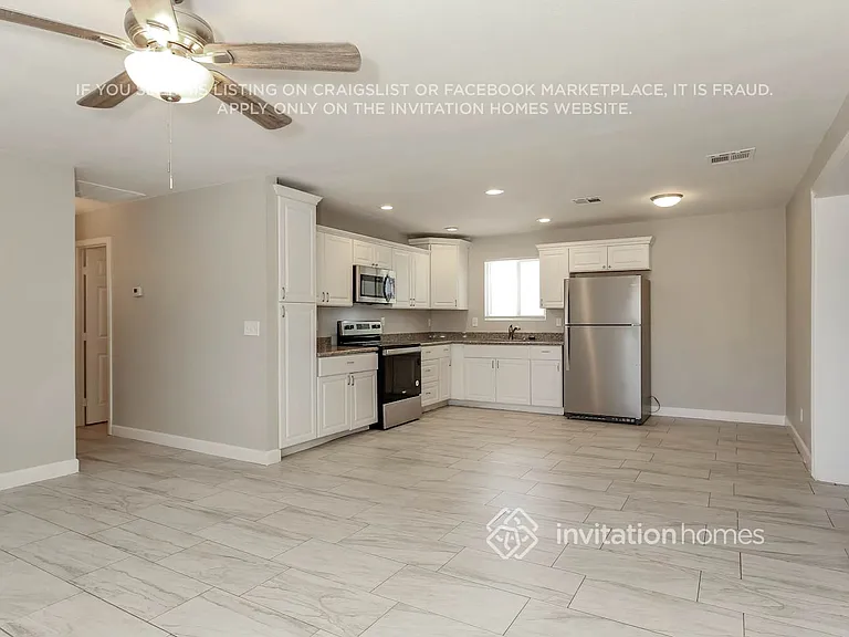 12614 W Del Rio Ln — Photo 3