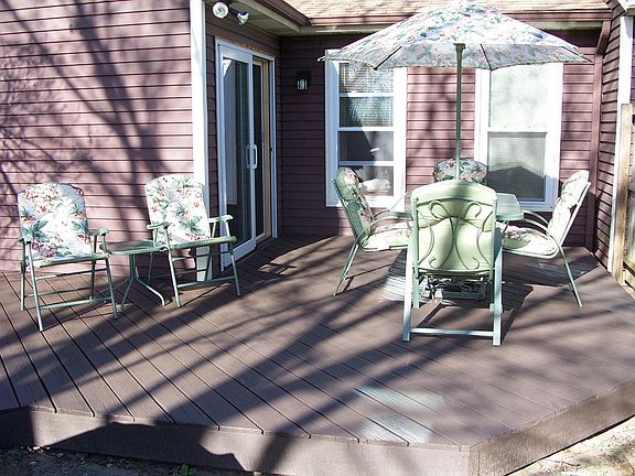 Back Deck - overlooks fenced-in back yard