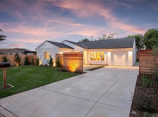 1014 Grove Pl, Costa Mesa, CA 92627