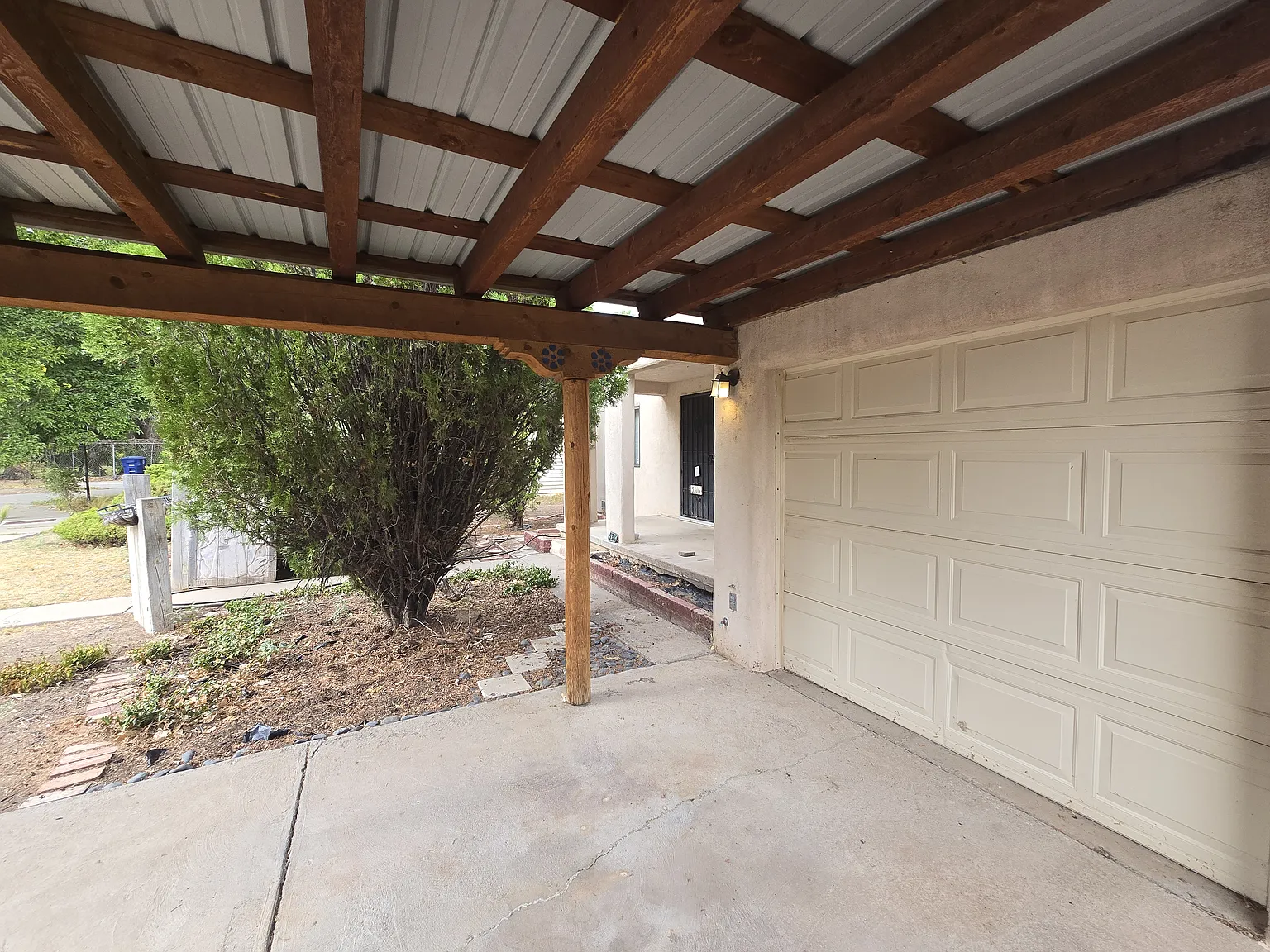 2 bed, 852 sqft, $2,000 — Photo 3