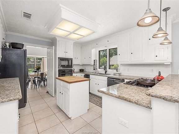 2nd image of 6409 Windwood Dr
