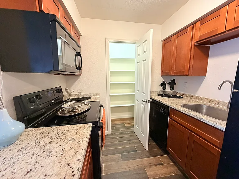 4434 N 7th Ave #115 — Photo 7