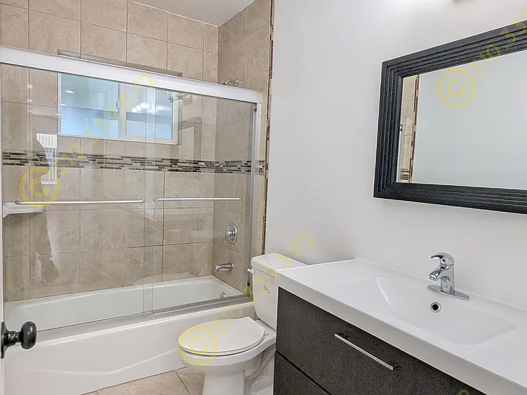 1231 N Genesee Ave #2 — Photo 12