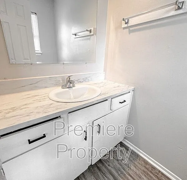219 N Oak Dr #A — Photo 6