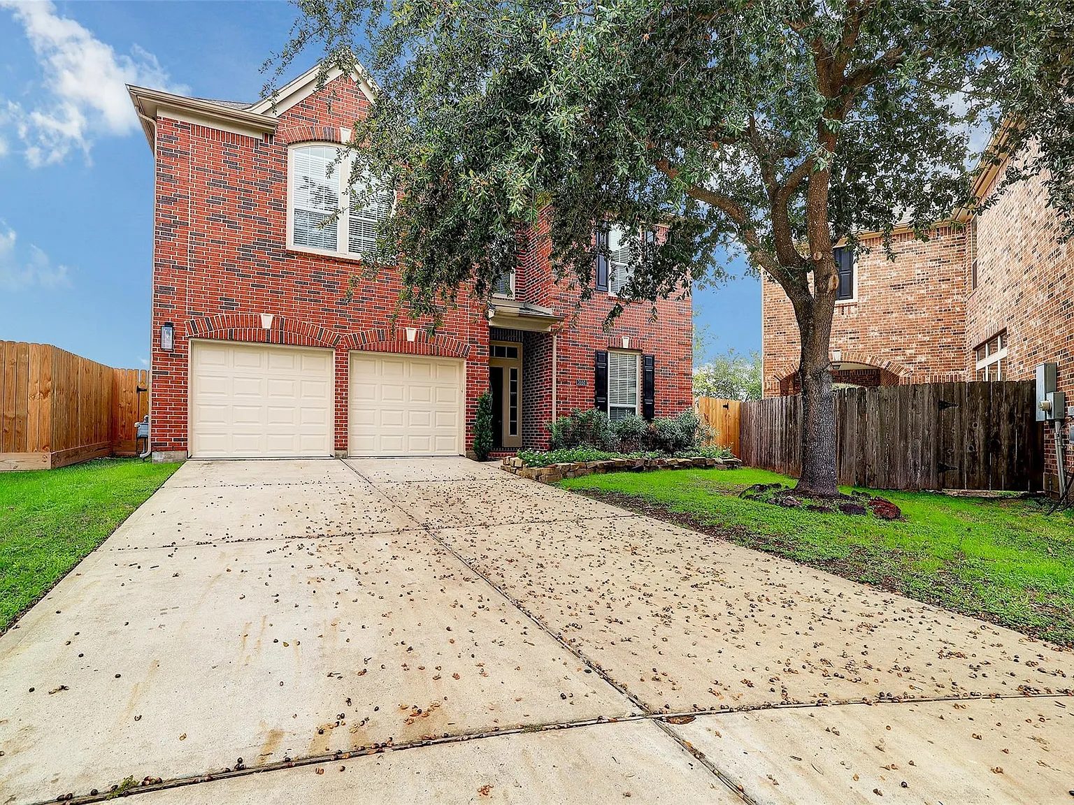 4 bed, 3.5 bath, 4050 sqft, $6,000 — Photo 2