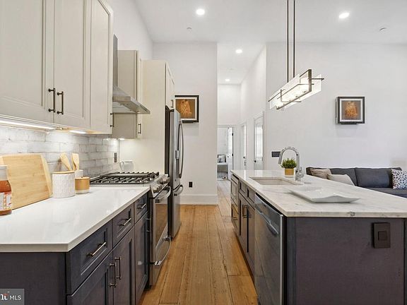 3rd image of 1716 Spruce St Floor 4