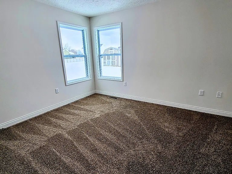 165 Zachary Dr — Photo 12