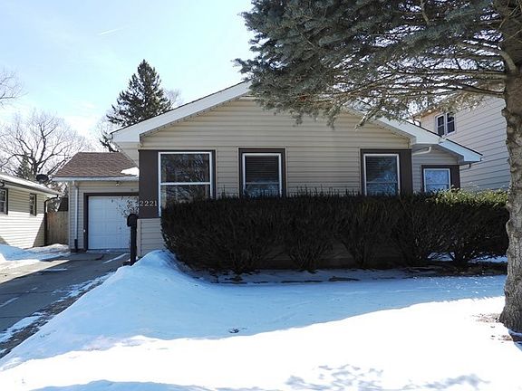 3rd image of 2221 W Glen Flora Ave