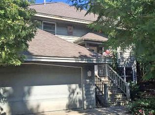 18947 Clipperview Rd, Charlevoix, MI 49720