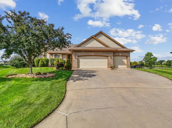 3817 N Lake Ridge Ct, Wichita, KS 67205