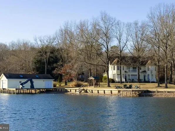 890 Tall Pines Dr, Mineral, VA 23117