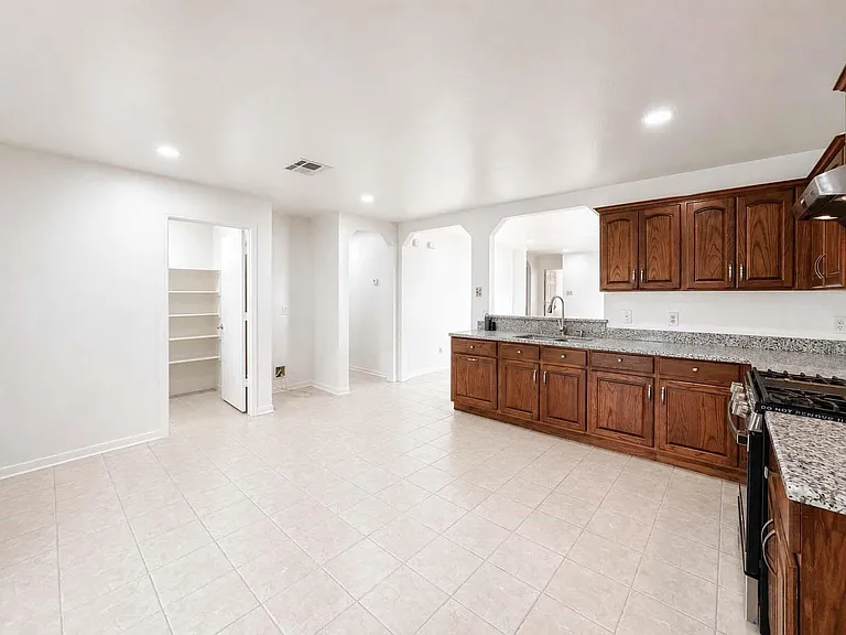 3209 Wheatmeadow Ct — Photo 8