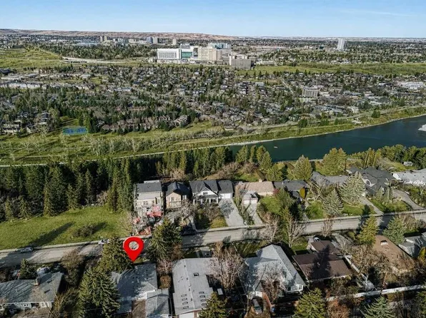 75 N Wildwood Dr SW, Calgary, AB T3C 3C6