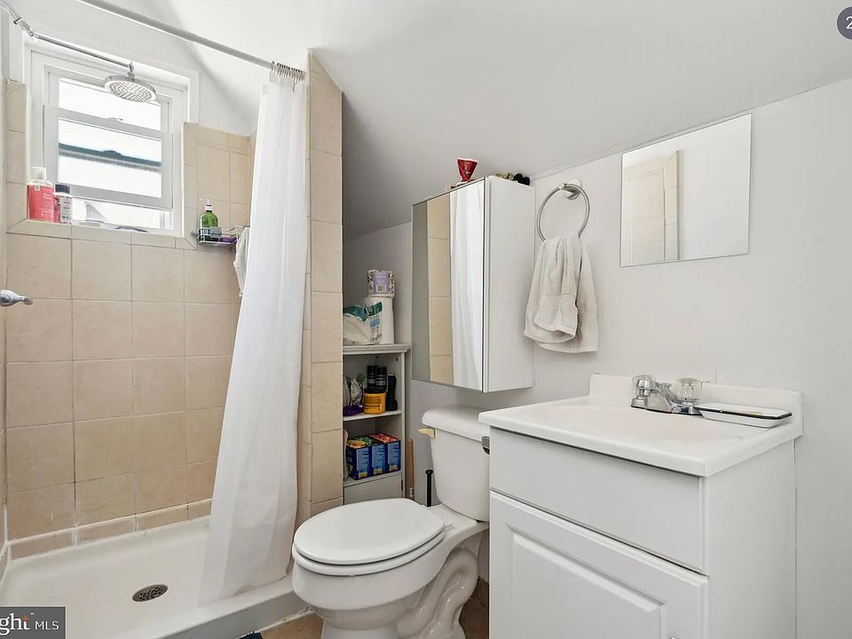 1st image of 4814 Chester Ave #3