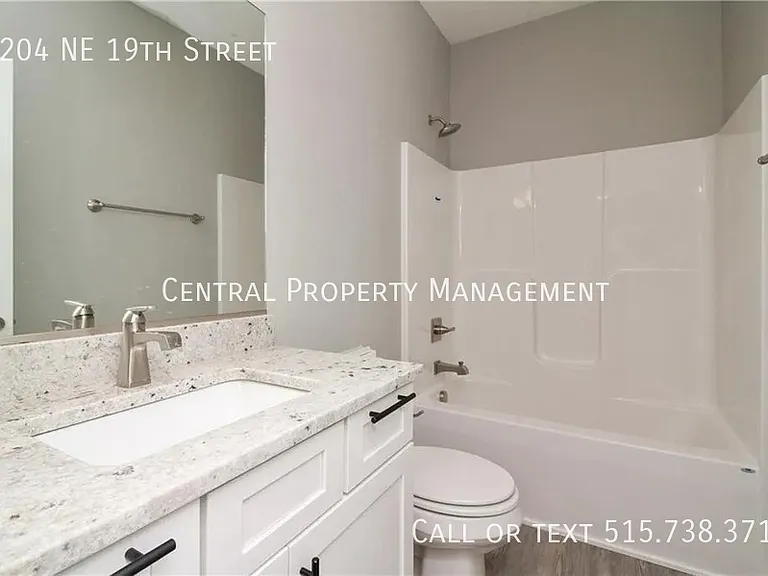 1204 NE 19th St — Photo 14