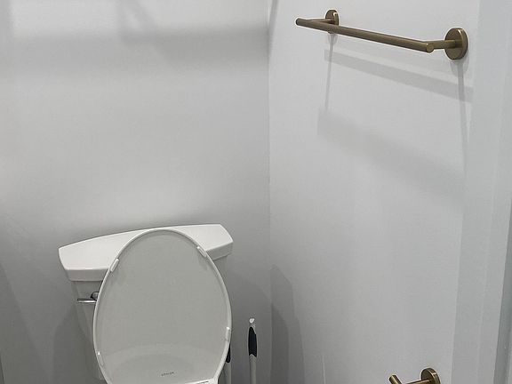 2nd image of 173 Saint Nicholas Ave Floor 1