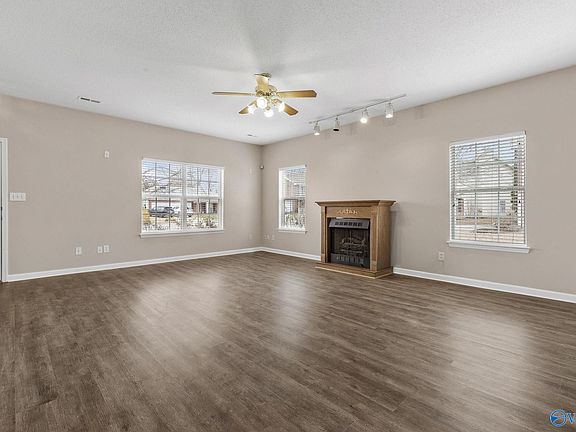 5th image of 164 Brass Oak Dr