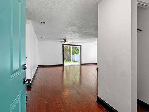 3rd image of 12419 Hidden Brook Dr