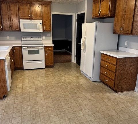 4th image of 5340 Miranda Dr