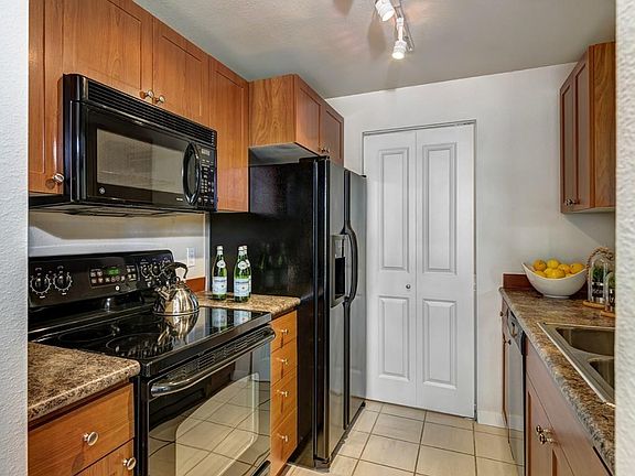 3rd image of 14206 NE 181st Pl APT L303