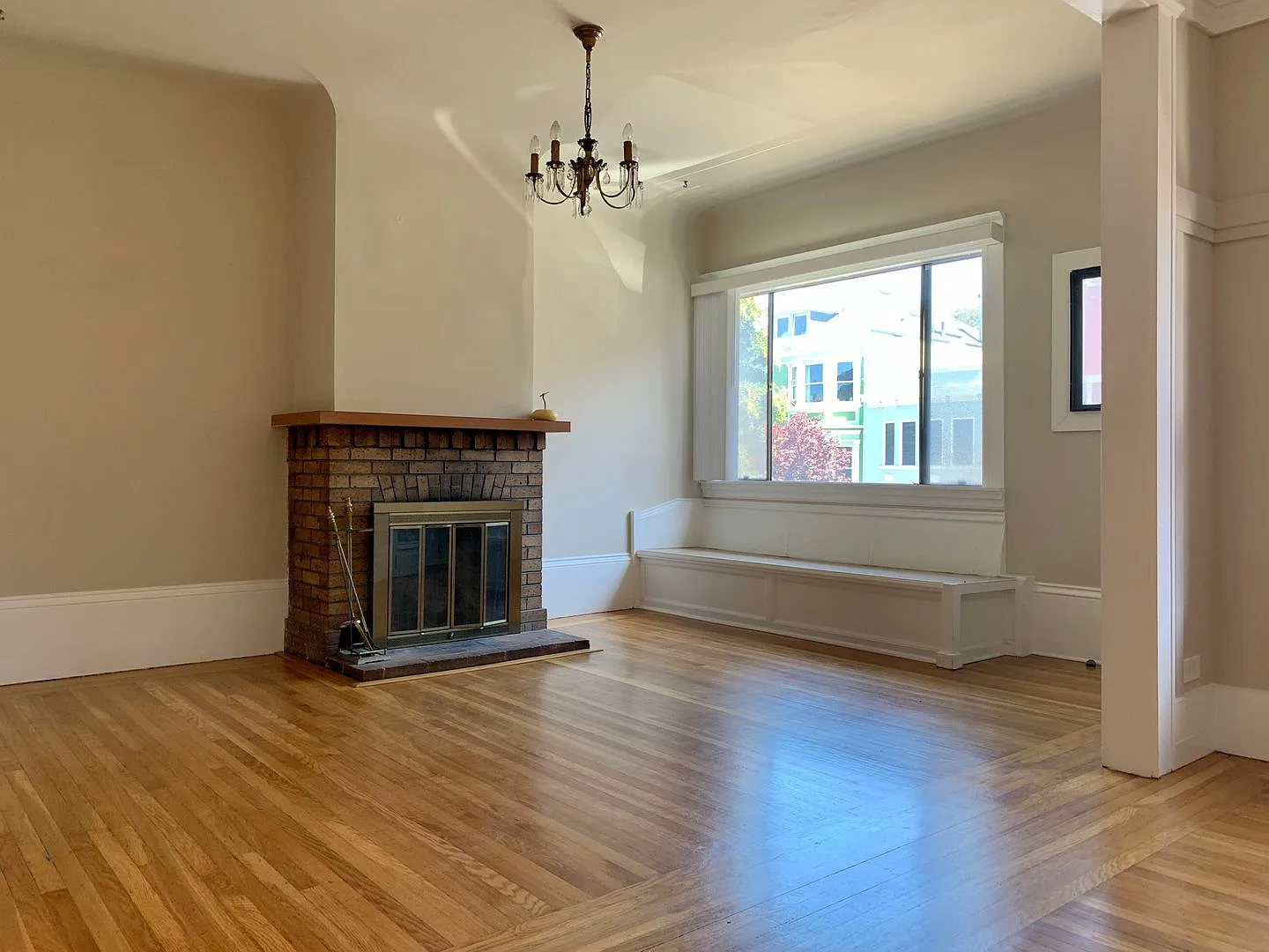 Beautifully Updated Inner Richmond Home with Private Backyard — Photo 2