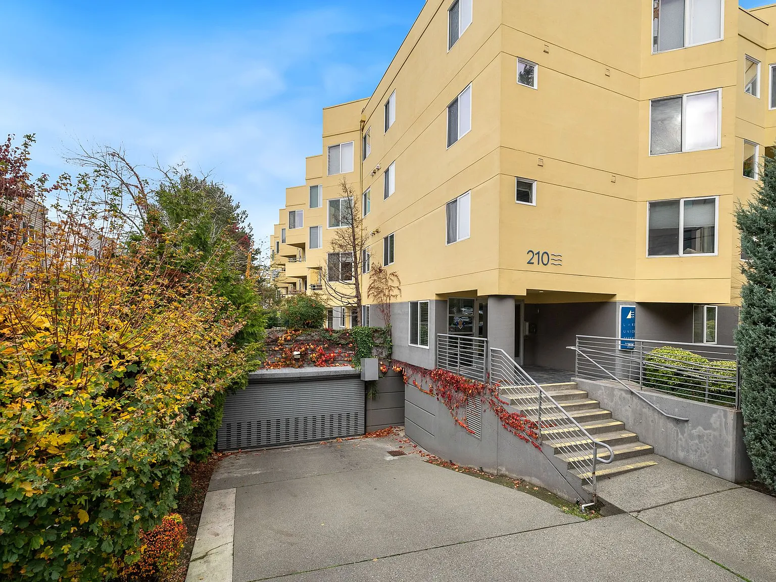 Lake Union Terrace — Photo 1